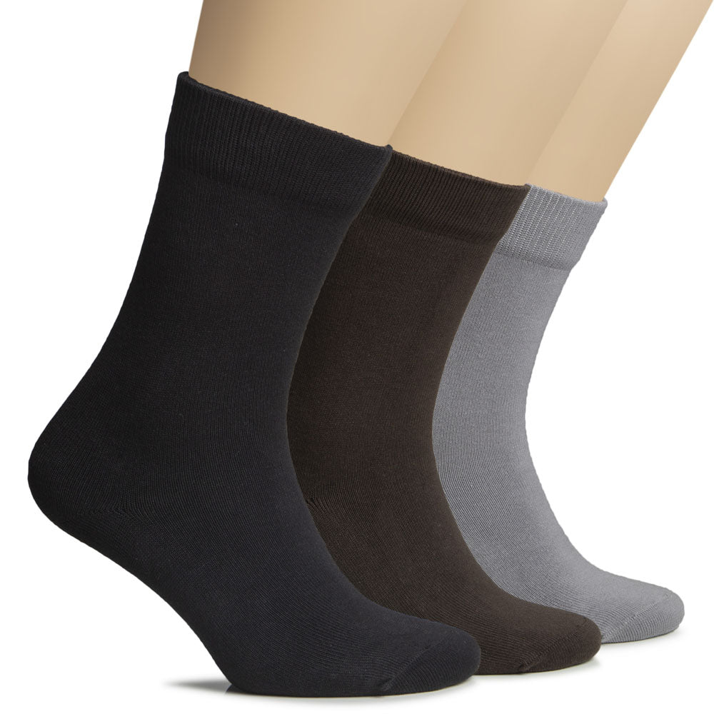 Hugh Ugoli women’s thick cotton socks set in black, dark brown, and grey tones for cozy winter wear.